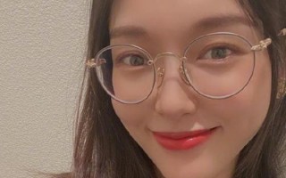 脸小应该戴什么眼镜好，脸小应该戴什么眼镜好看