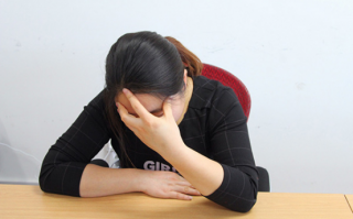 带美瞳眼镜疼痛什么病，戴美瞳眼睛疼怎么办