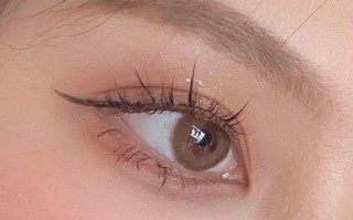 美瞳粘眼睛怎么回事，