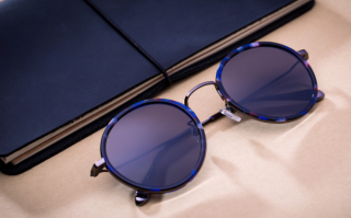 灰色变色眼镜多少钱，灰色变色眼镜多少钱一副